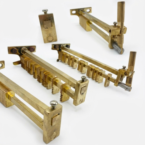 Fabric Organiser – Manual Cloth Folding Machine & Textile Tool